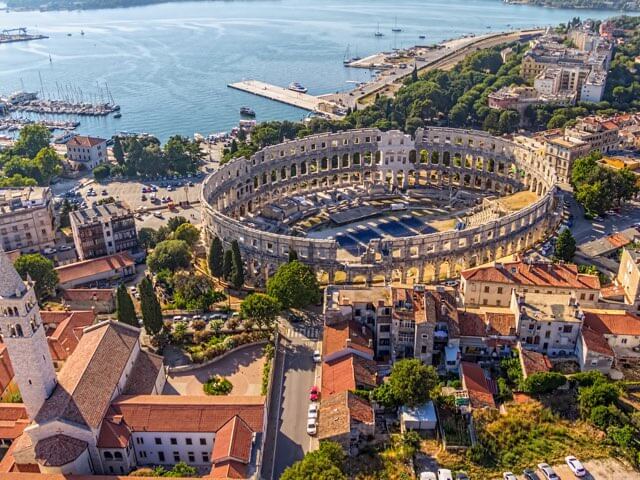 fly Pula